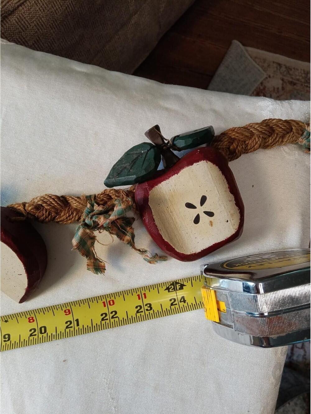 VTG Set 2 Country Farmhouse Wooden Apple Garland Rope Wall Hanging Decor Hearts